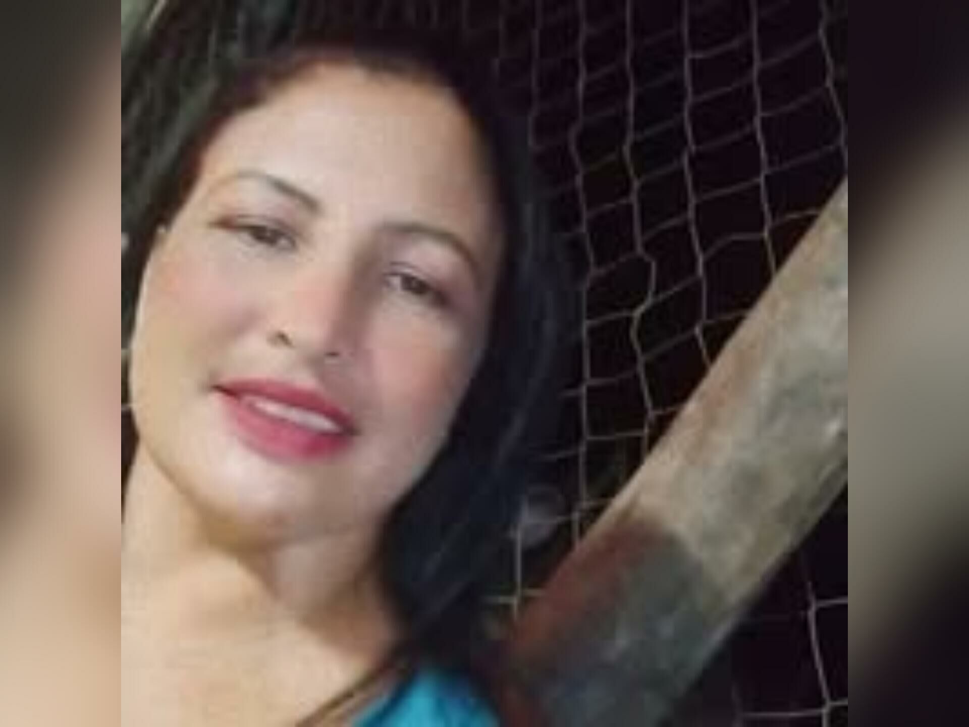Imagem de compartilhamento para o artigo Vítima de feminicídio em Costa Rica foi quase degolada com golpe de facão no pescoço da MS Todo dia